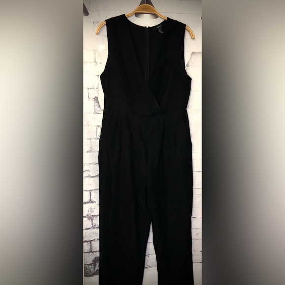 Forever21 black romper - Picture 2 of 10